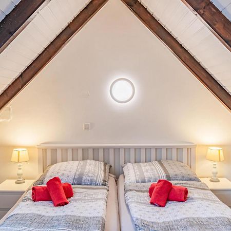 Cozy Apartment In Friedrichskoog With Kitchen Екстер'єр фото